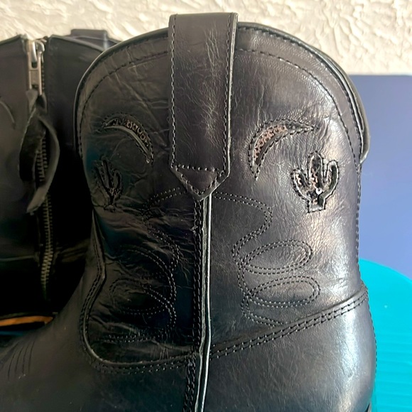 Gorgeous Real Leather Dingo Cactus 🌵 Moon 🌙 Cowgirl Boots 👢 Woman’s size 9 - Picture 4 of 10
